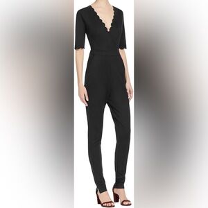 French Connection Scalloped Wrap Neck Short Sleeve Black Jumpsuit Sz 0 Viscose